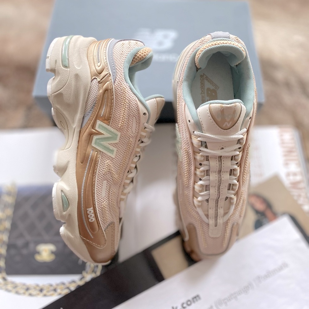 Free People x New Balance 1000 Sneakers - Picture 4 of 9